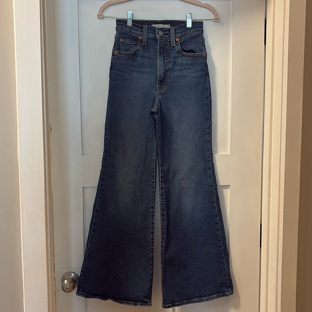 Women’s Levi Ribcage Bell jeans, W25 L30